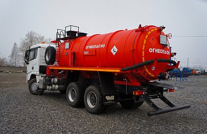 Вакуумная нефтепромысловая машина АКНОД-15 Shacman 6×4